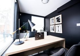Small Space, Big Style: 5 Design Hacks to Maximise Functionality in a Tiny Office